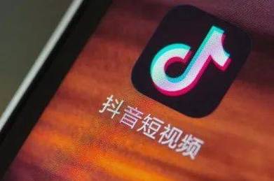 抖音点赞暴涨免费软件引热议，专家提醒，警惕违规风险与账号安全